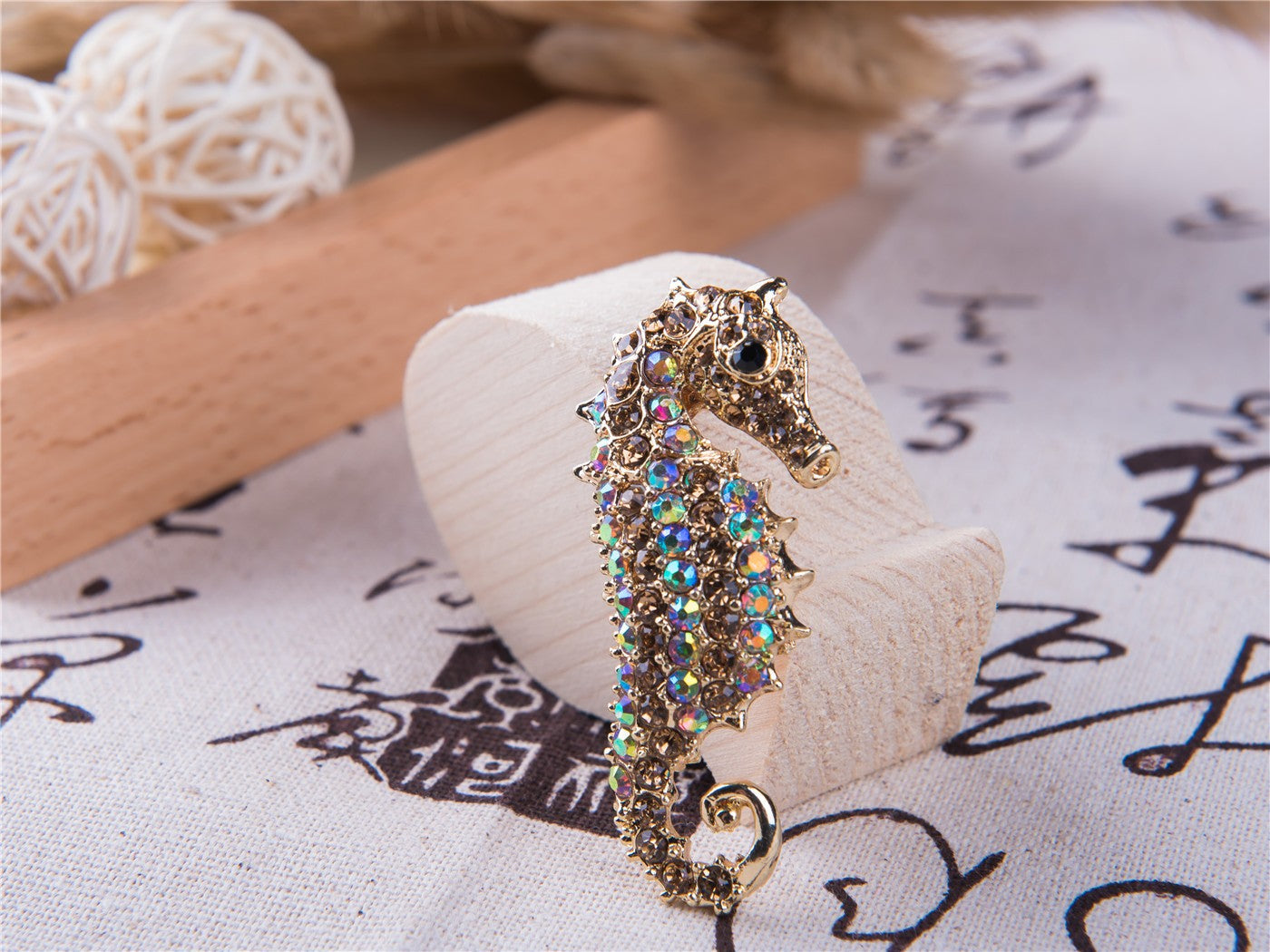 Aurora Borealis Seahorse Fish Convertible To Pendant Animal Brooch Pin