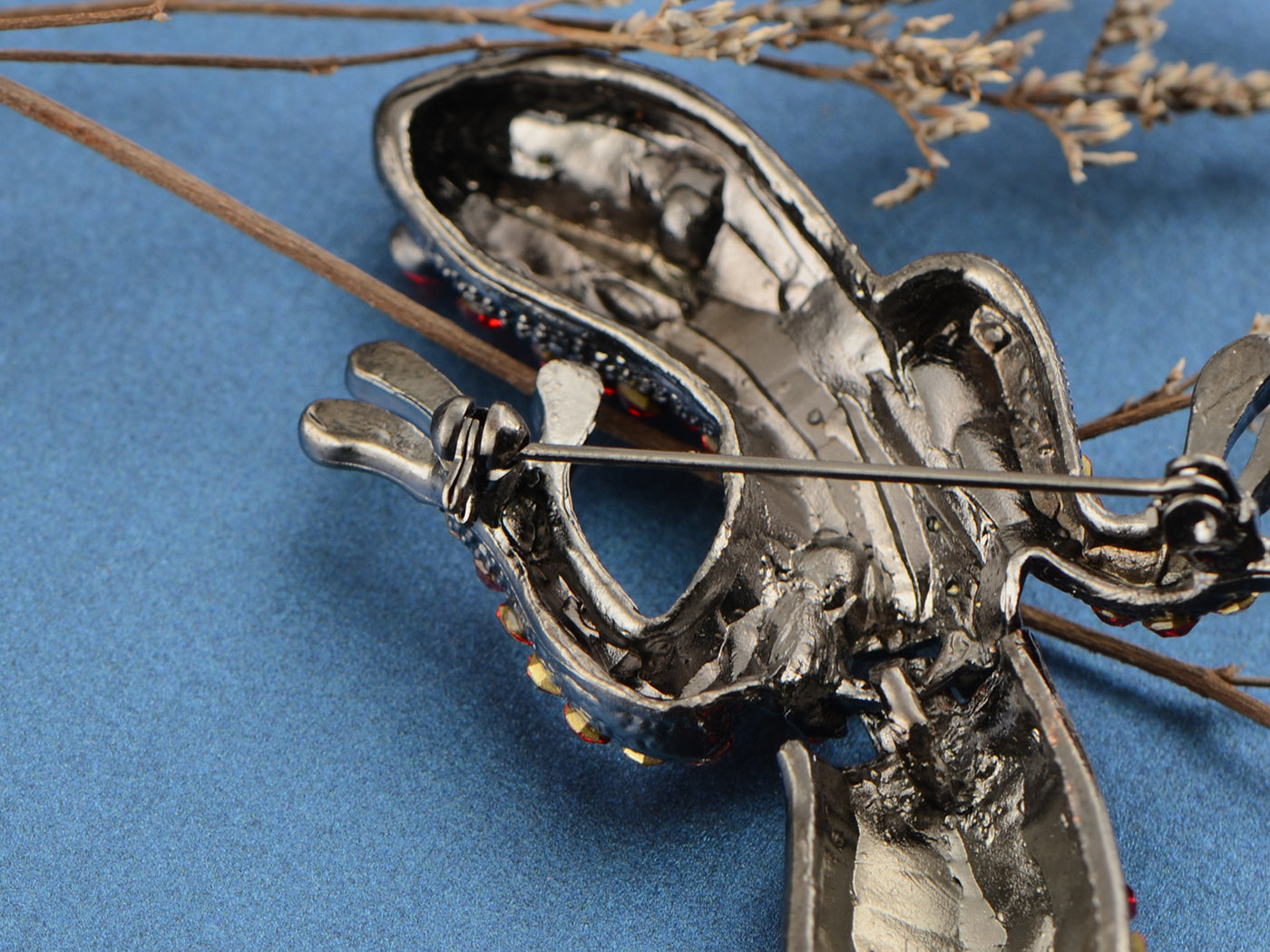 Gun Shine Ruby Lizard Gecko Animal Brooch Pin