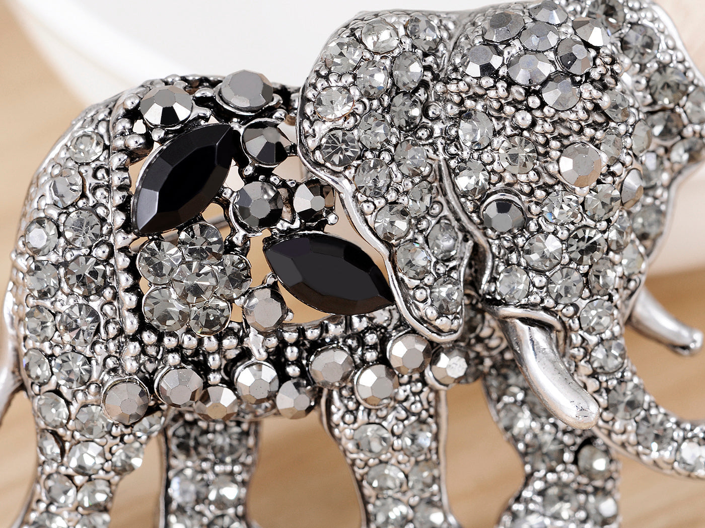 Indian African King Elephant Animal Kingdom Silver Brooch Pin