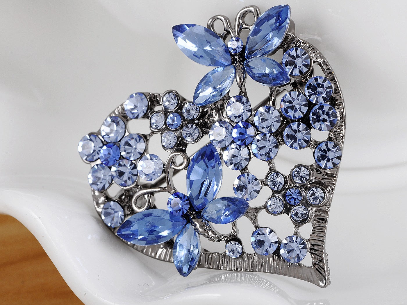 Floral Insect Butterfly Love Flower Heart Brooch Pin
