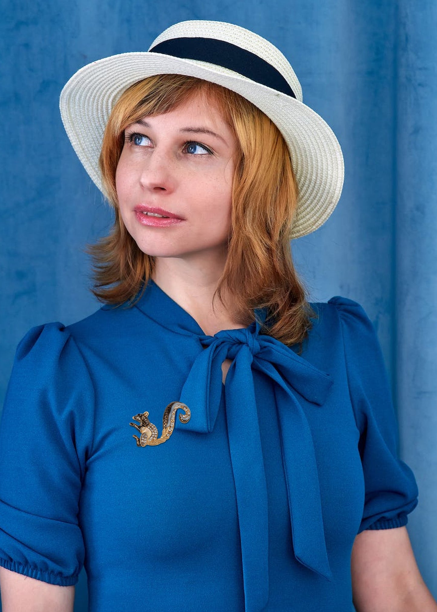 Alilang Antique Silvery Tone Crystal Colored Rhinestones Squirrel Tail Brooch Pin