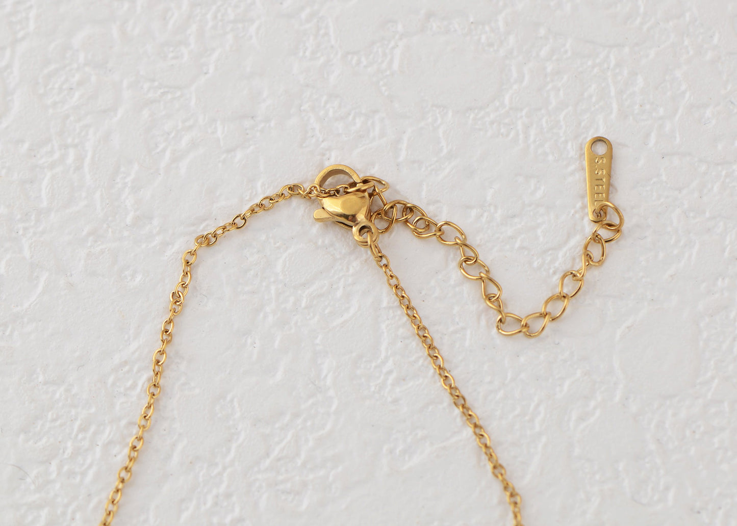 18K Gold Plated Crystal Rhinestone Virgin Mary Catholic Necklace - Our Lady of Guadalupe Medal Pendant - Christian Jewelry for Women and Men