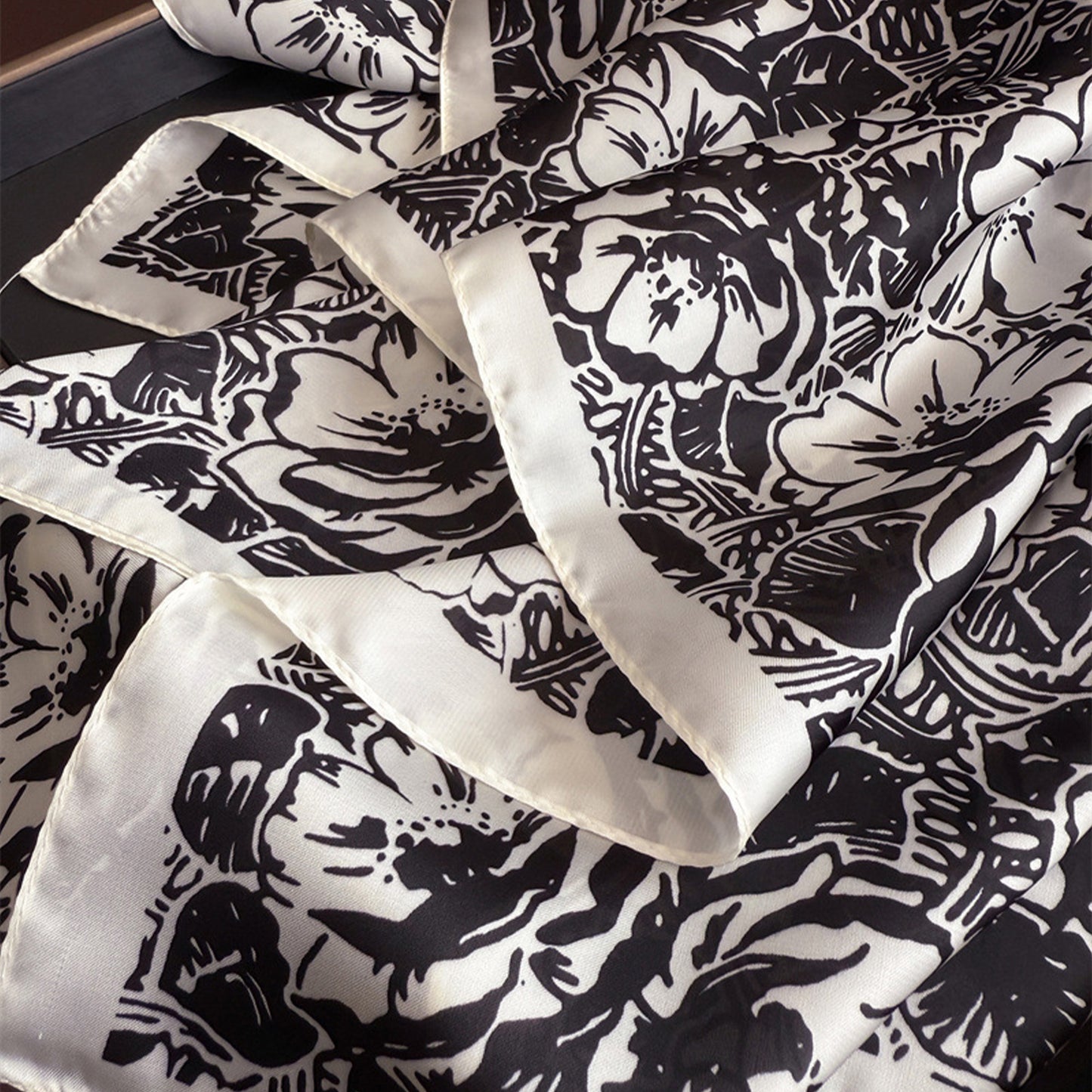 Floral Print Satin Square Scarf Lightweight Soft Neck Hair Accessory 27.5¡Á27.5 Inches