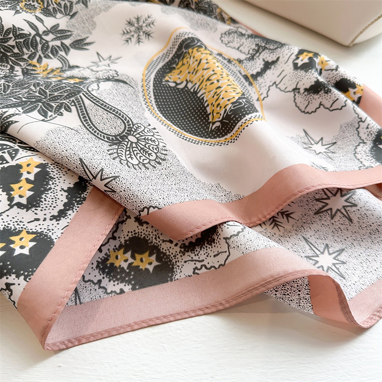 Womens Satin Square Scarf with Vintage Floral Print 35.4¡Á35.4inches