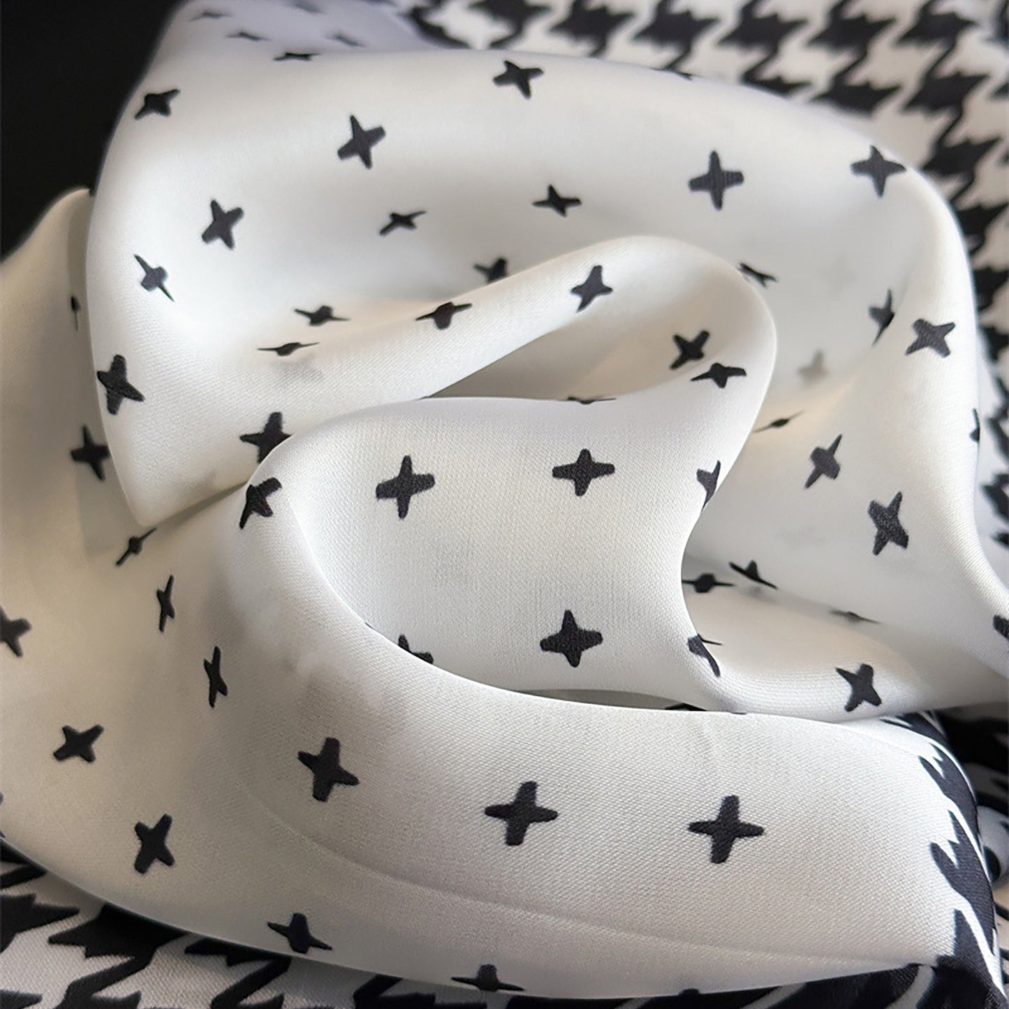 Women Satin Square Scarf with Houndstooth Print Fashion Accessory 27.5¡Á27.5inches