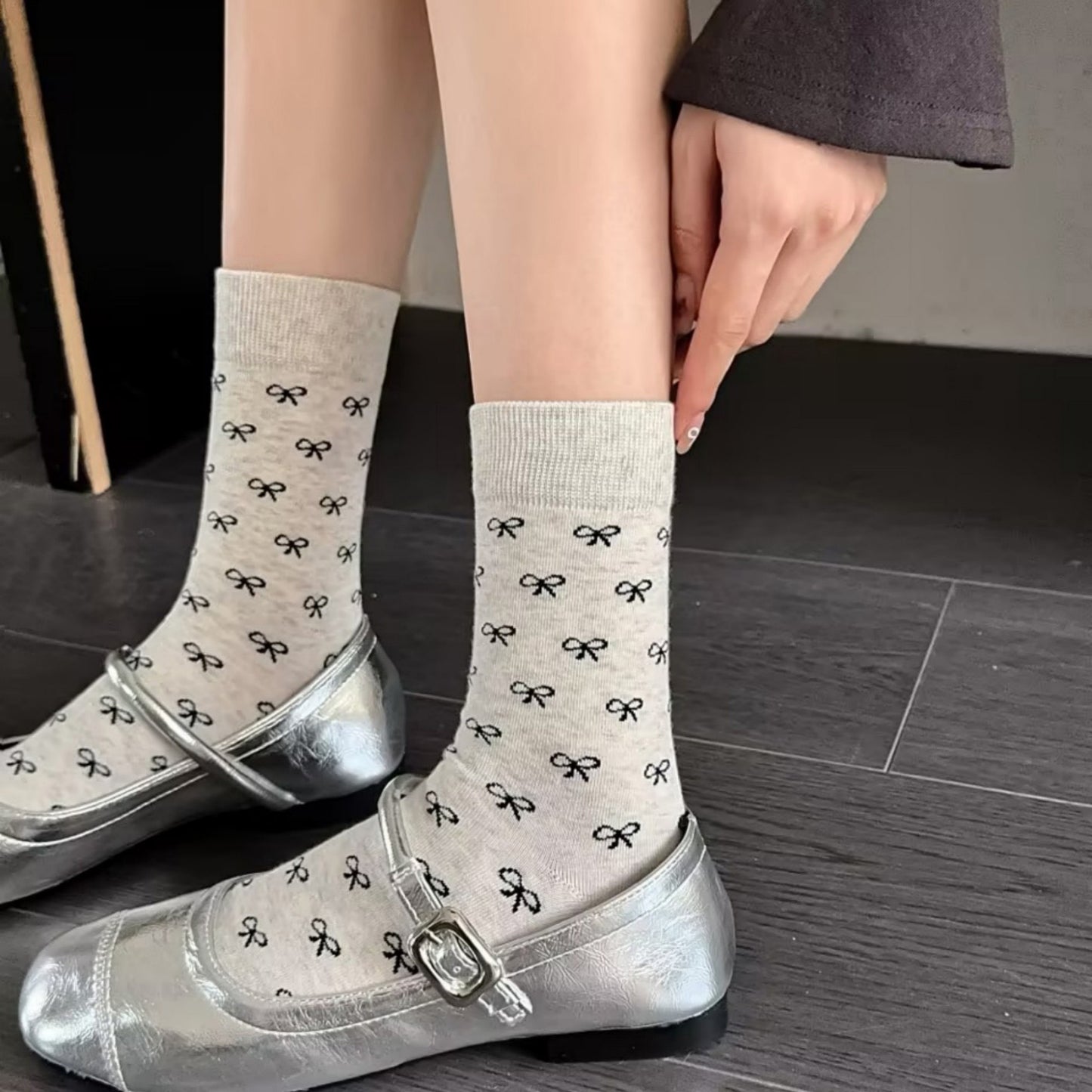 3-Pack Crew Socks with Allover Print Design Soft Stretch Knit for Everyday Comfort