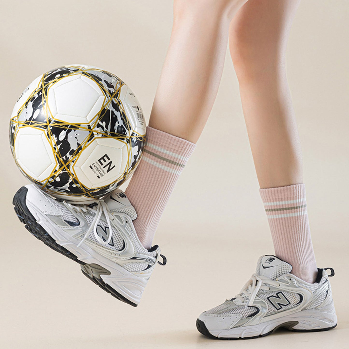 2-Pair Ribbed Crew Socks with Contrast Toe and Heel Design and Modern Abstract Knit Pattern