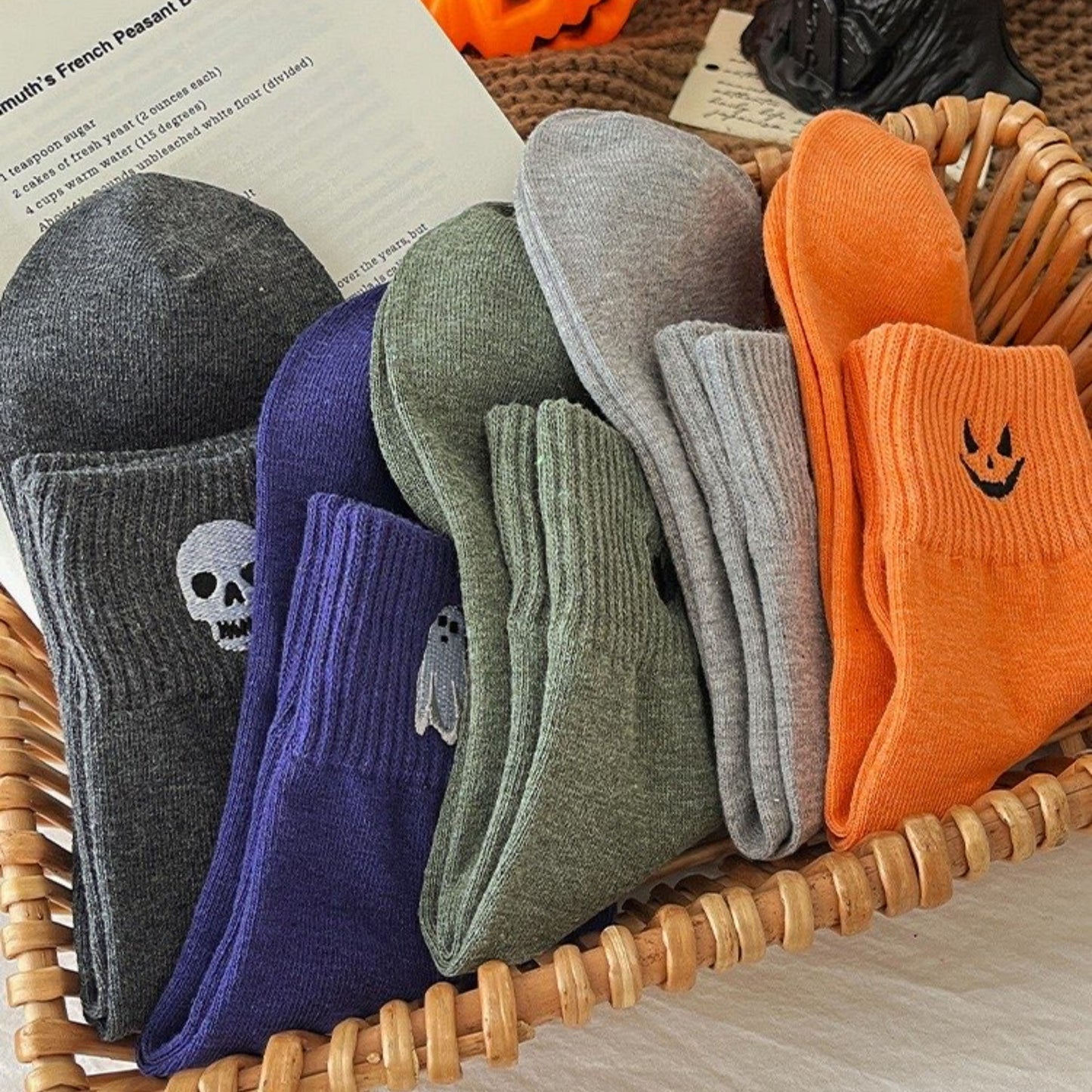 3-Pack Crew Socks with Ribbed Cuffs in Festive Halloween Design