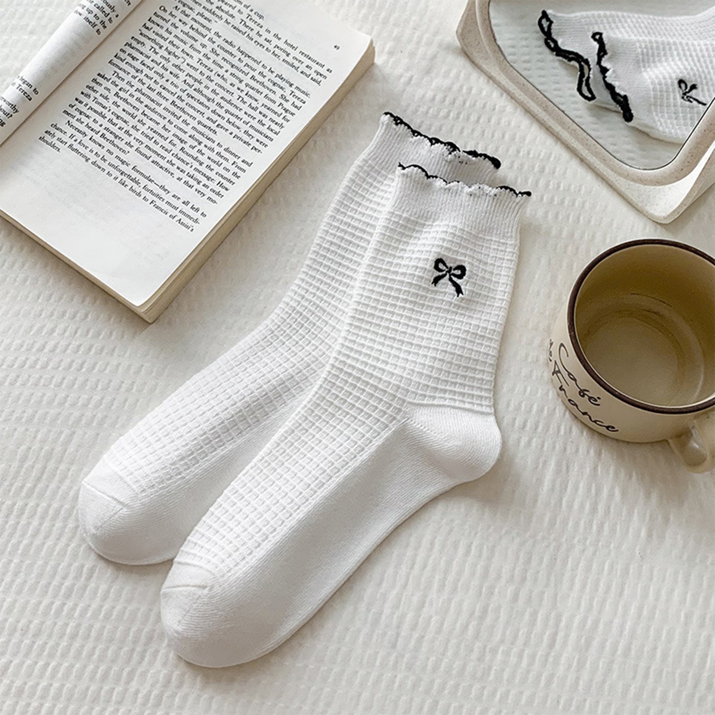 3 Pairs Knit Socks with Waffle Texture Bow Embroidery Ruffled Edge Ribbed Cuffs