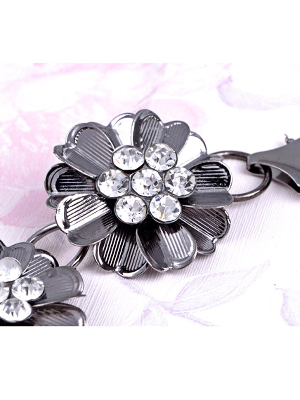 Five Flowers To The Face Gun Cross Coil Chained Belt