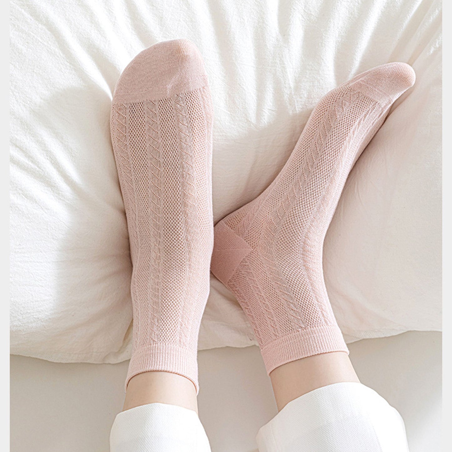 Womens Lightweight Breathable Crew Socks 4-Pack Delicate Knit Pattern Soft Stretch Comfort Fit