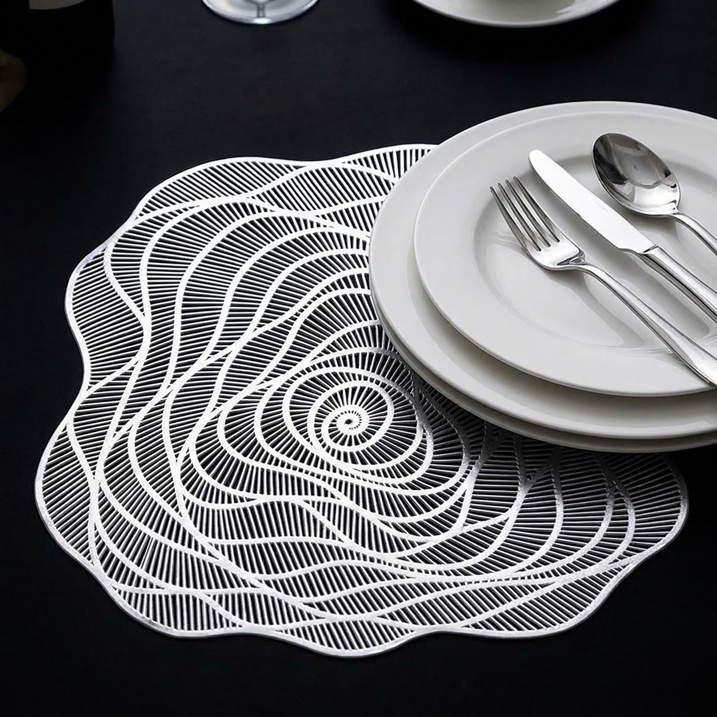 4 Piece Metallic Floral Placemat Set Decorative PVC Heat Resistant Table Mats
