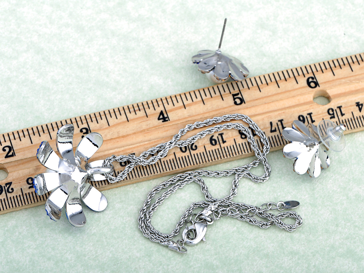 Swarovski Crystal Sapphire Pearl Center Daisy Element Earring Necklace Set