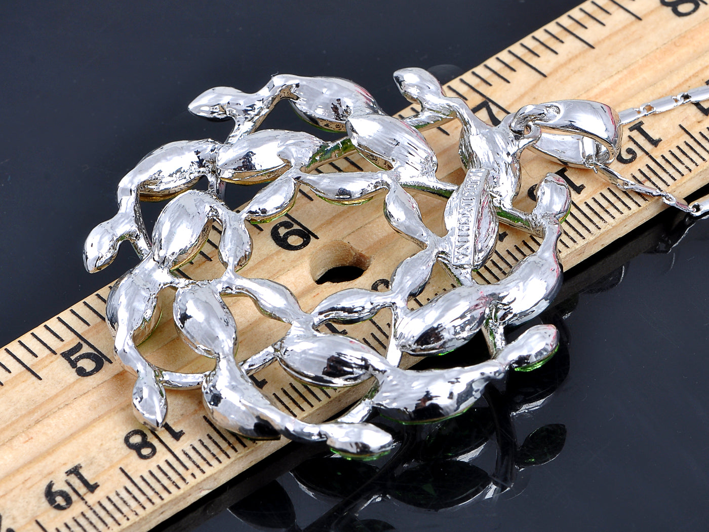 Emerald Colored Gemss Christmas Leaf Wreath Pendant Necklace