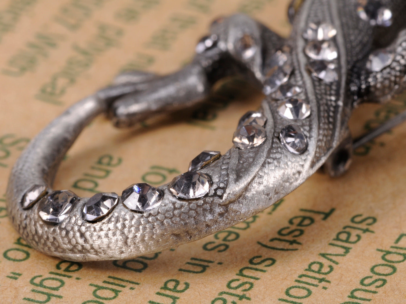 Antique Silver Grey Vintage Gothic Gecko Lizard Long Brooch Pin