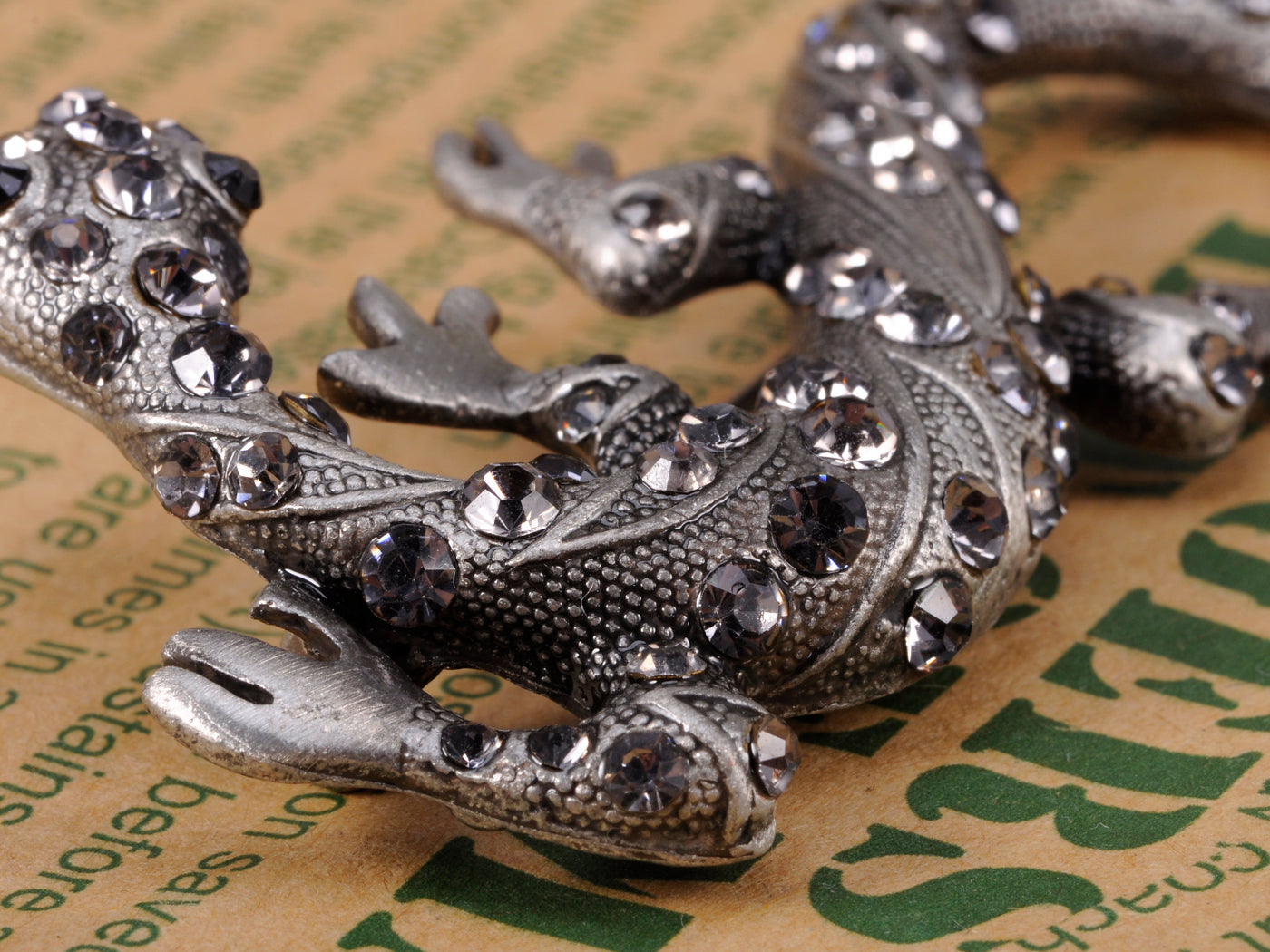 Antique Silver Grey Vintage Gothic Gecko Lizard Long Brooch Pin