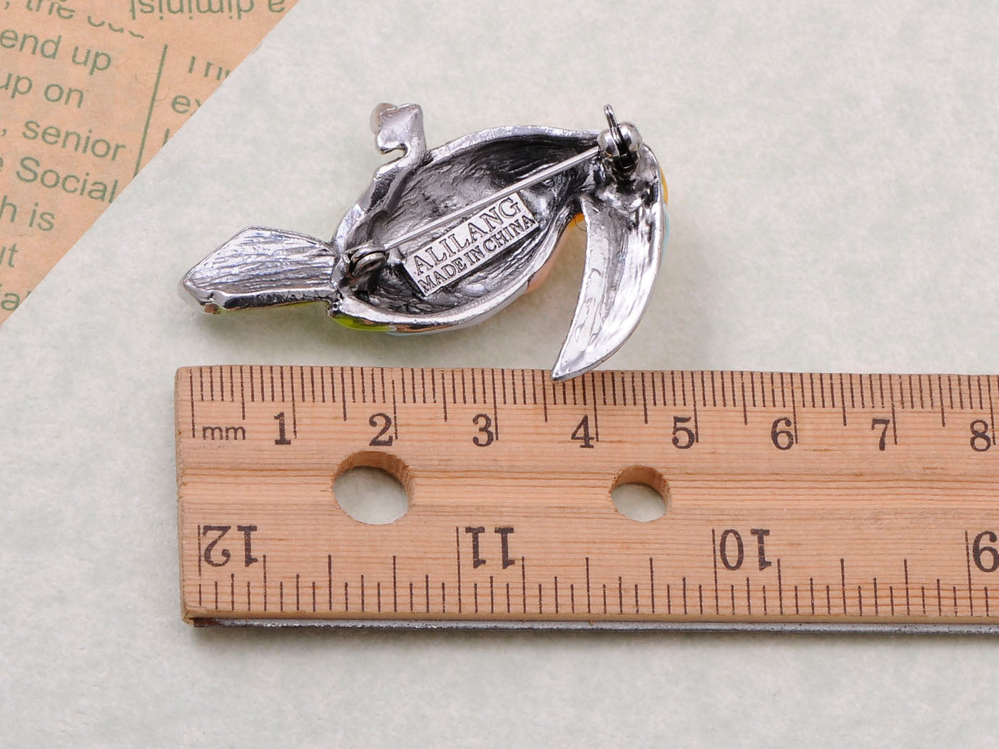 Multicolor Hand Painted Enamel Rainforest Toucan Parrot Bird Animal Brooch Pin