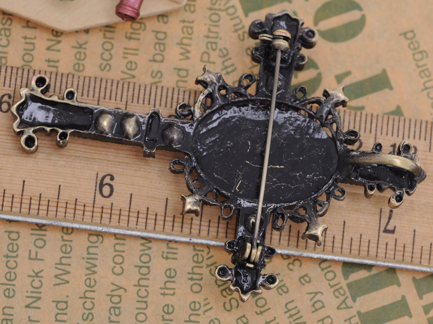 Gun Red Vintage Victorian Cameo Lady Cross Brooch Pin