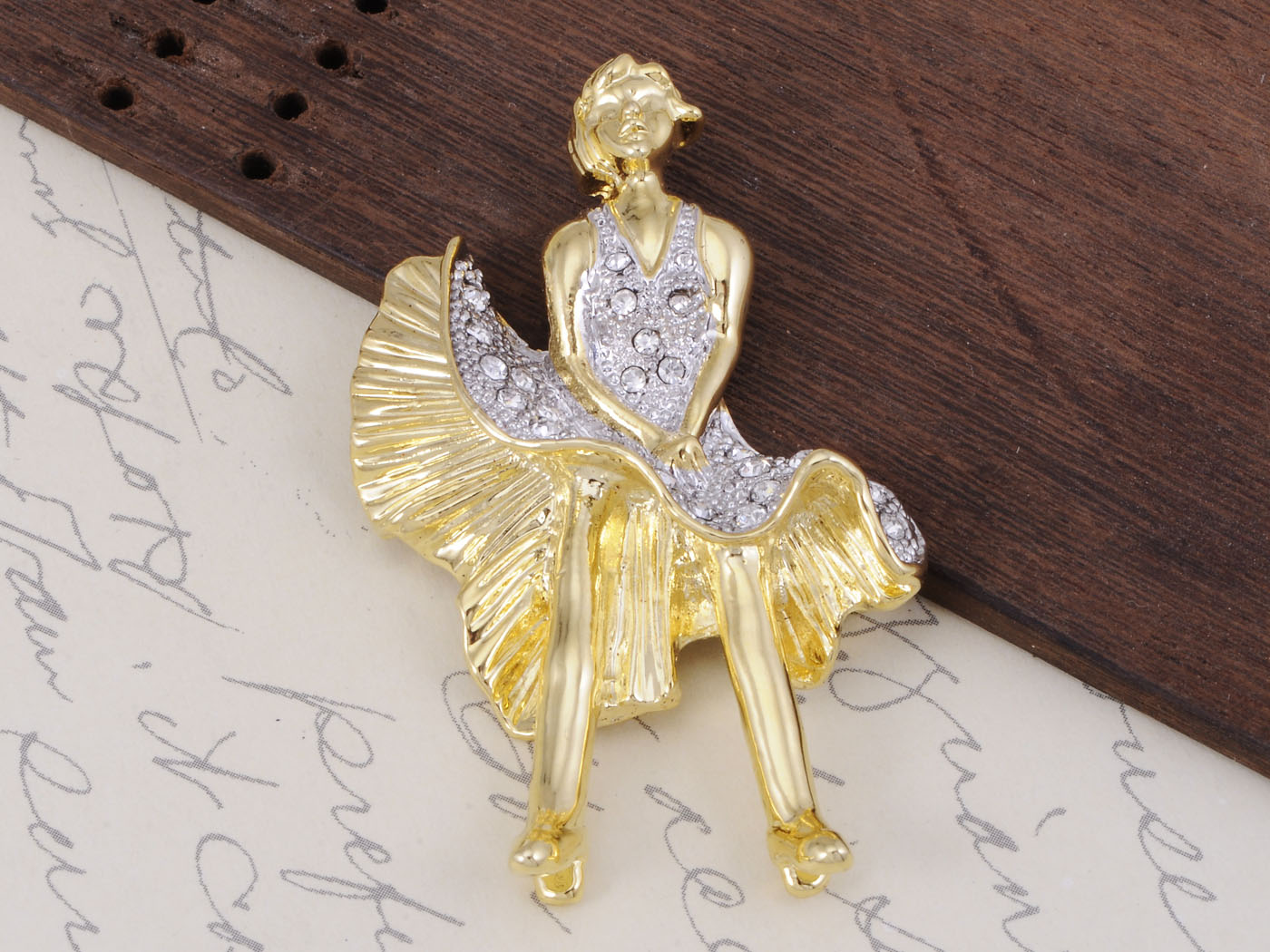 Gold Marilyn Monroe Keepsake Souvenir Pin Brooch