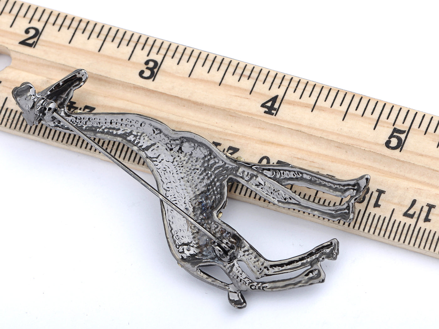 Gun Black Classic Giraffe Brooch Pin