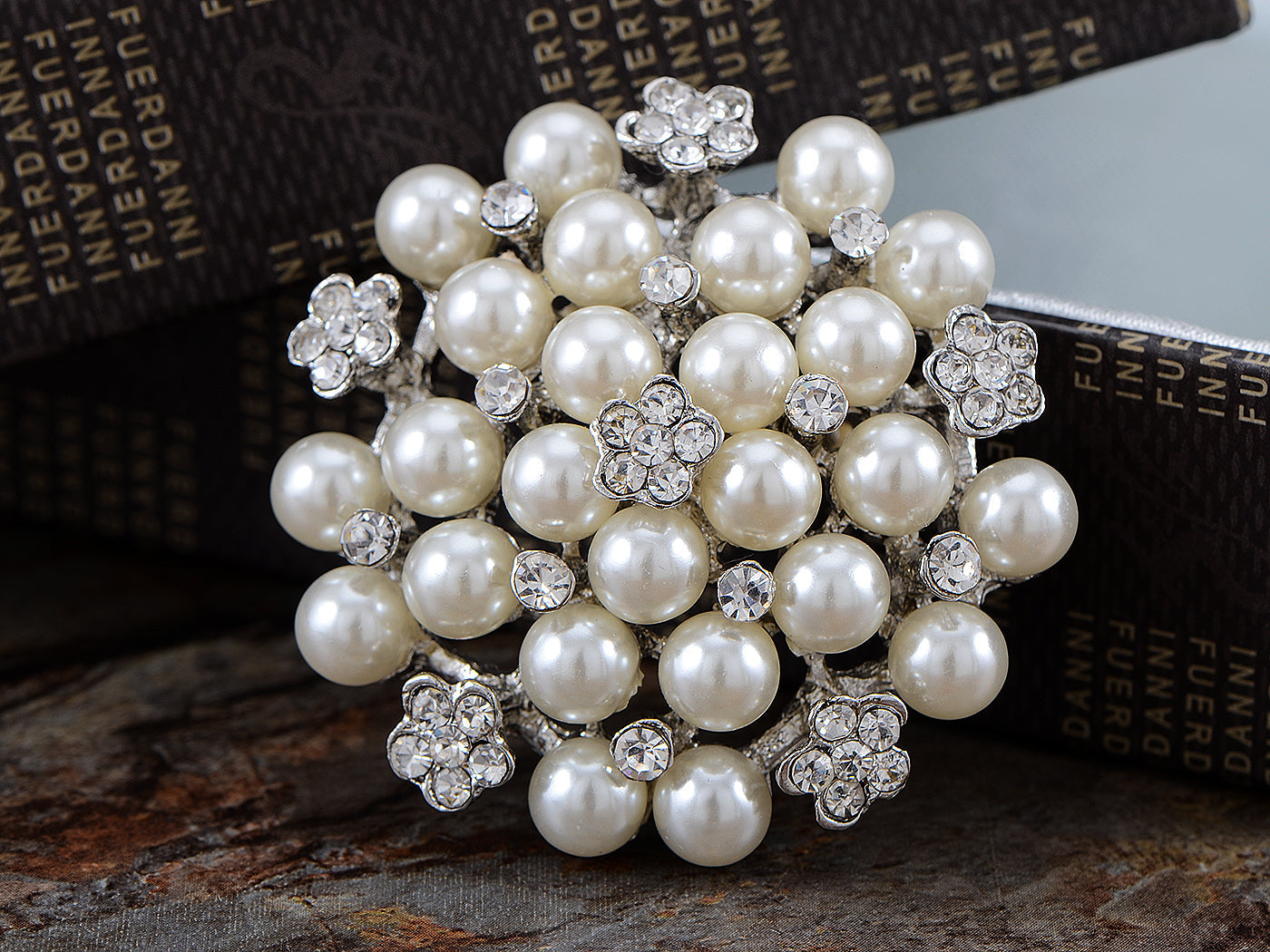 Pearl Flower Wedding Party Pin Brooch