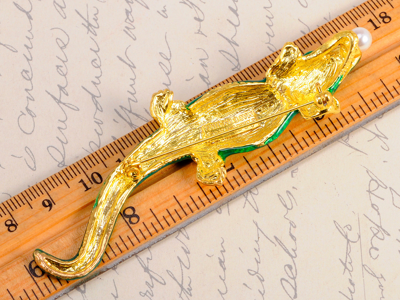 Emerald Green Alligator Bumpy Back Colored Amethyst Pin Brooch