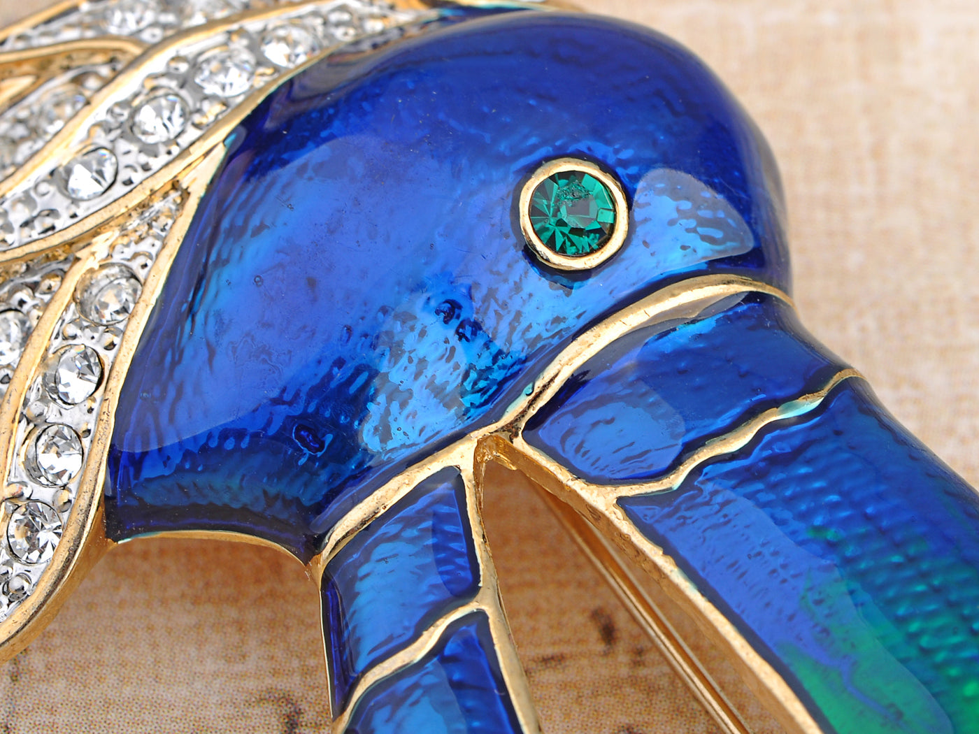 Crested Hornbill Beak Bird Mouth Tropical Enamel Pearl Pin Brooch