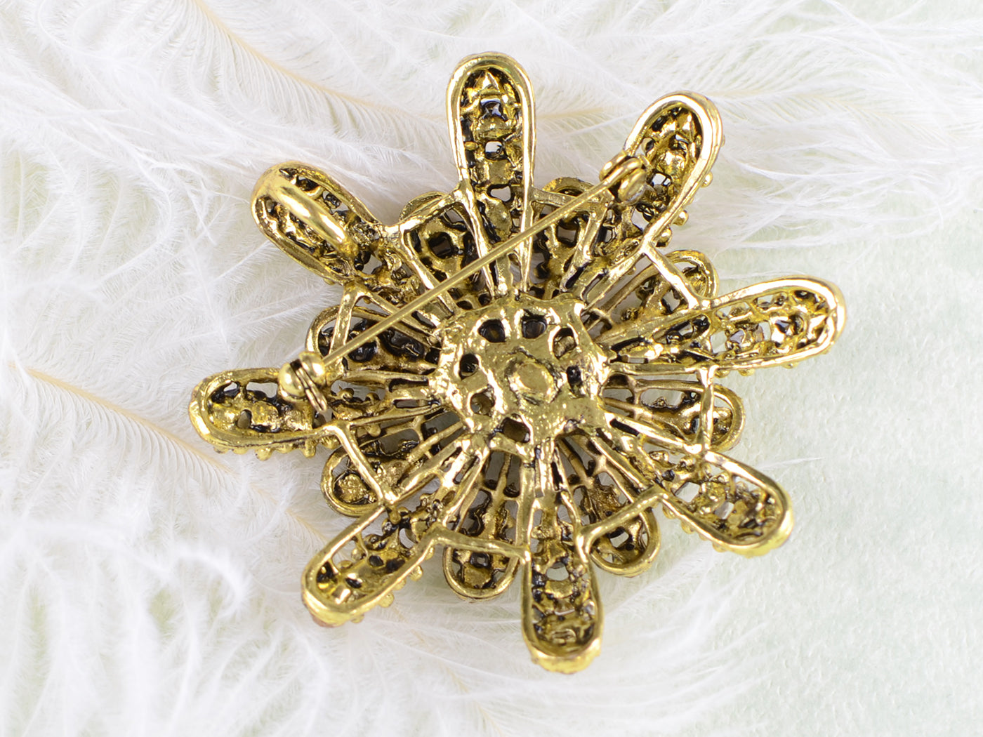 Gerber Daisy Snowflake Holiday Festive White Diamond Like Flower Brooch Pin