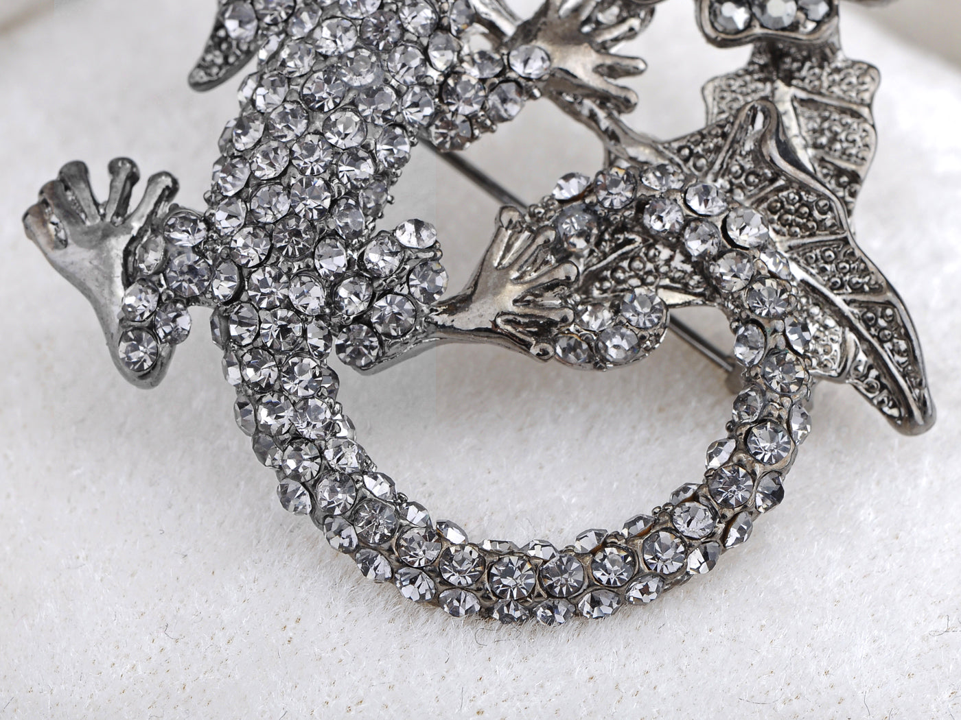 Gun Dark Salamander Lizard Flower Plant Pin Brooch