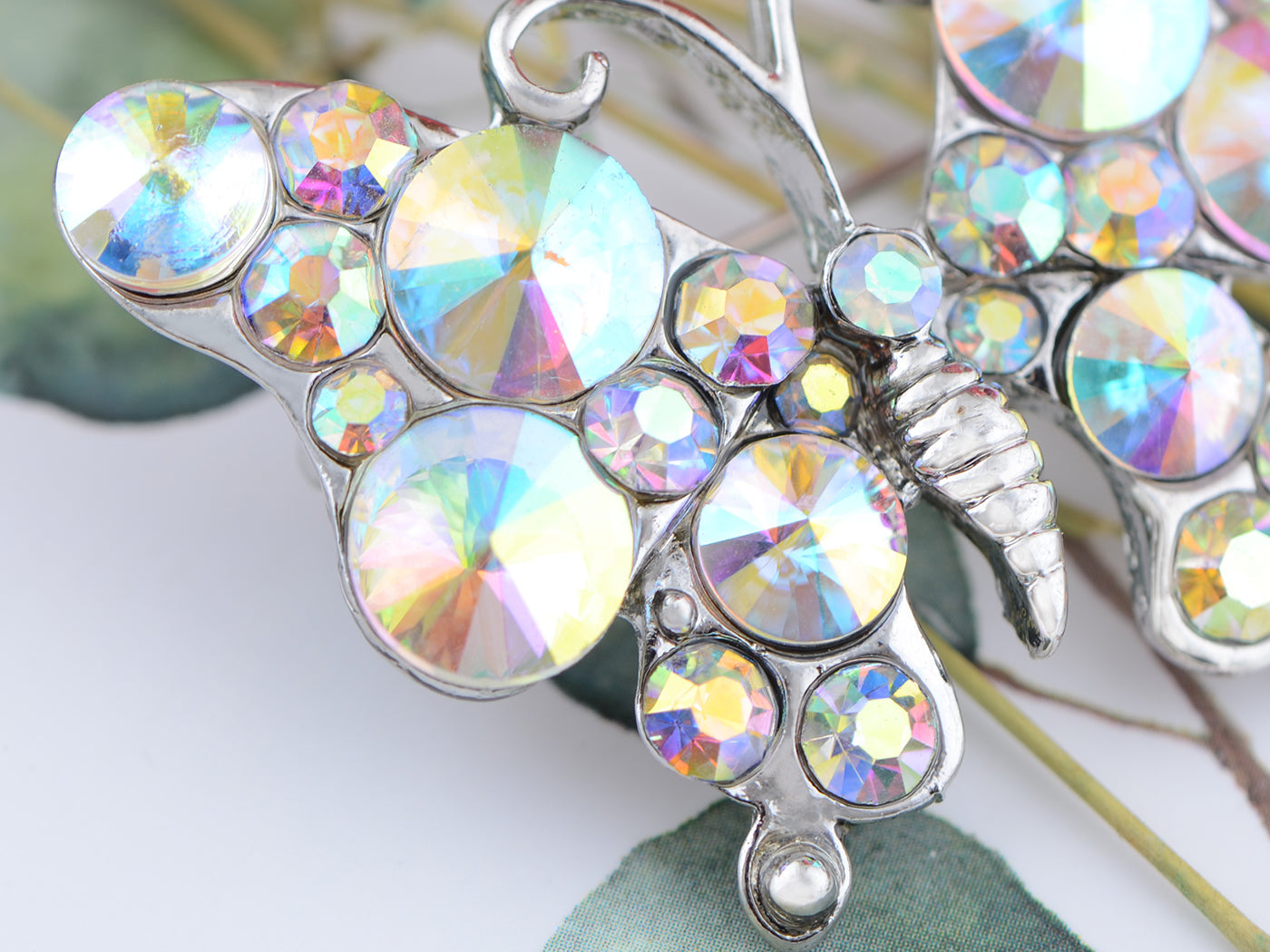 Interesting Petite Wild Colors Aurore Boreale Fly Butterfly Pin Brooch