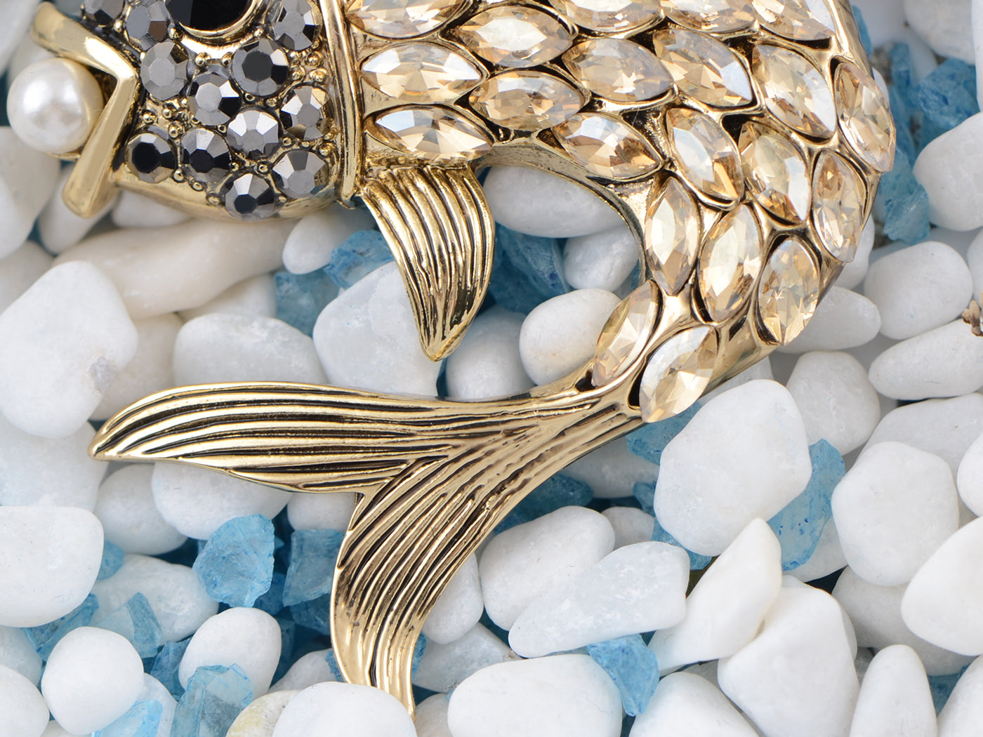 Light Topaz Colored Ocean Sea Fish Brooch Pin