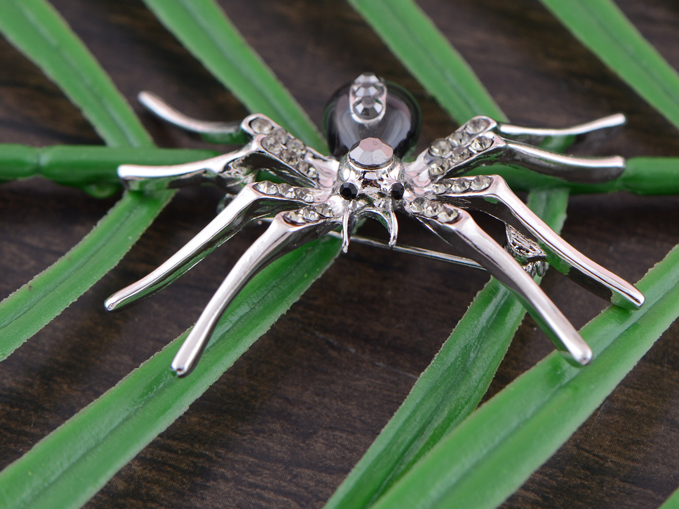 Alilang Silvery Tone Clear Crystal Colored Rhinestones Black Creepy Spider Bug Brooch Pin, Black & Silver