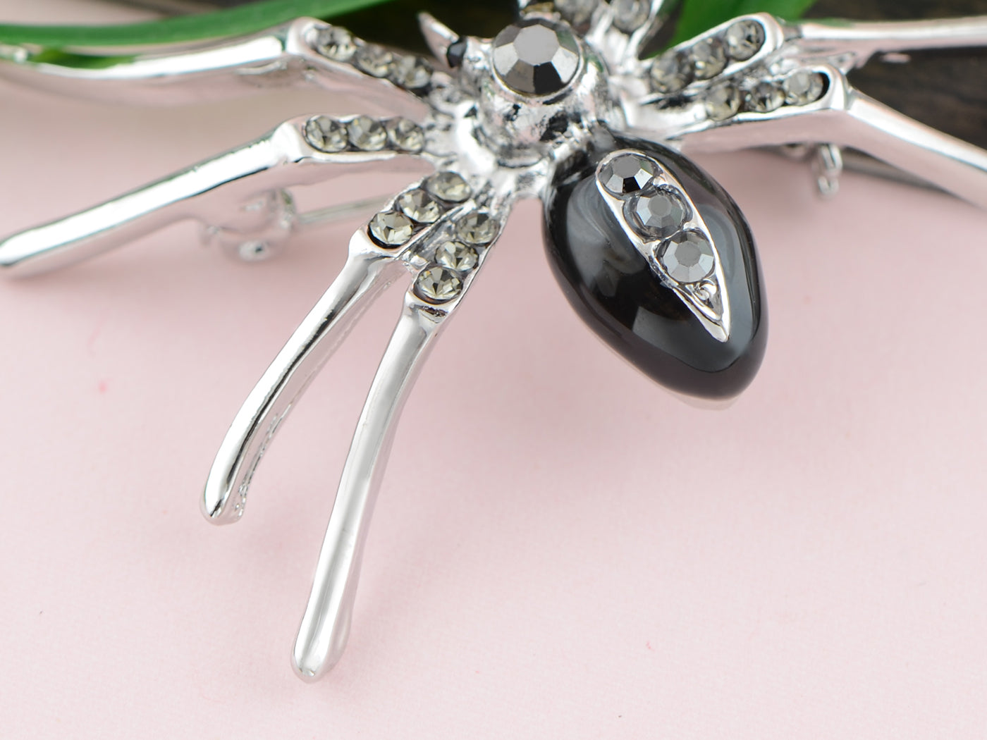 Alilang Silvery Tone Clear Crystal Colored Rhinestones Black Creepy Spider Bug Brooch Pin, Black & Silver