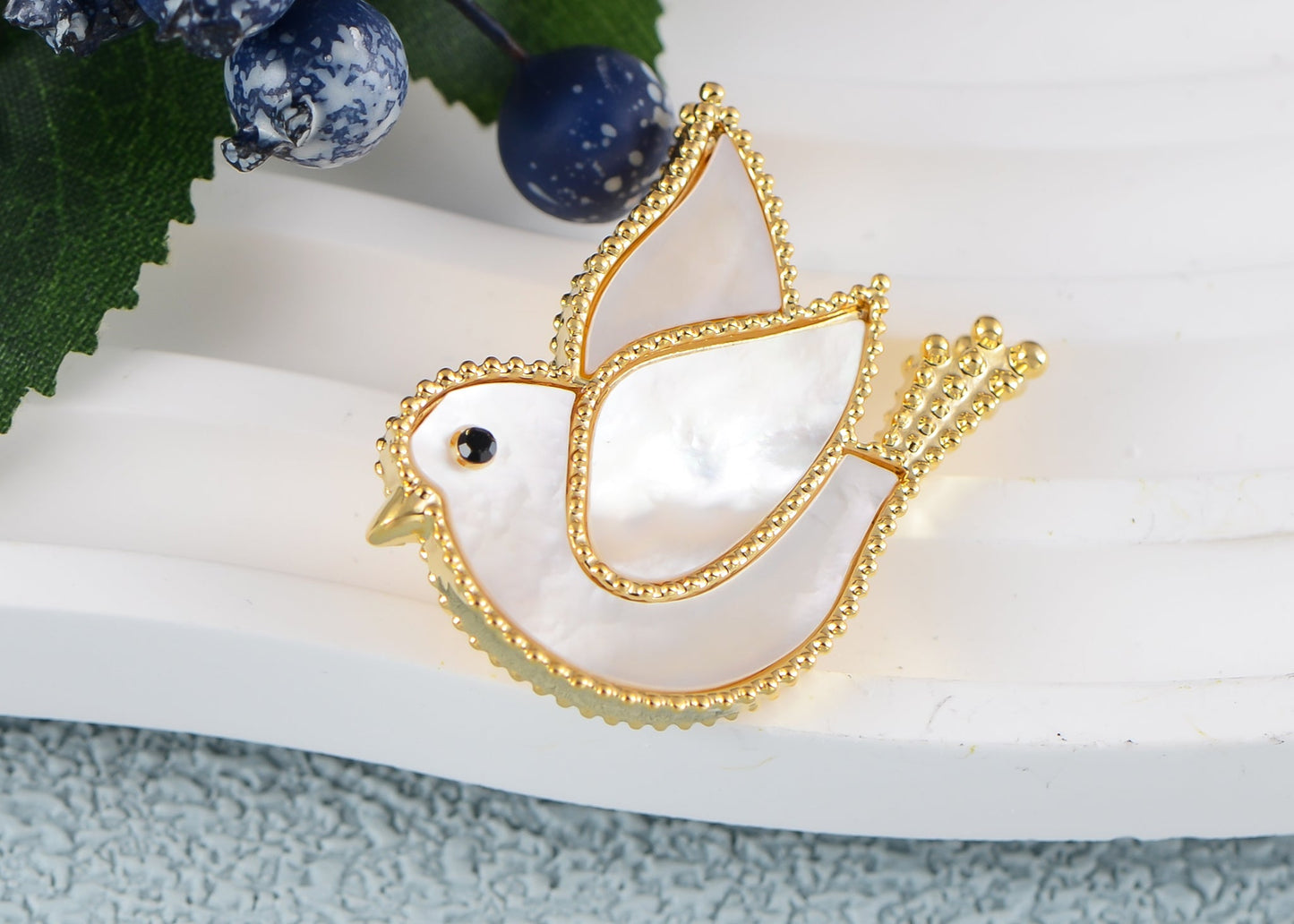 Alilang Seashell Crystal Rhinestones Flying Dove Bird Pin Brooch For Women Girls Cute Animal Jackets Hat Badges Brooches Pins Lovely Jewelry