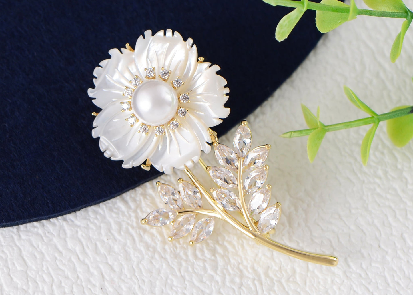 Alilang Women Natural Shell Pearl Floars And Leaves Brooch Pin - Fashion Austria Crystal Rhinestones Elegant Golden Flowers Shiny Brooch