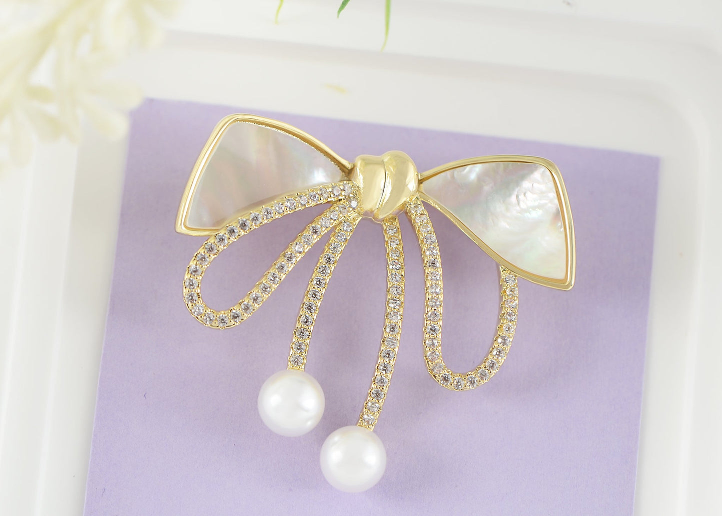 Alilang Elegant Natural Seashell Rhinestones Bow Knot Pearl Pin Brooch