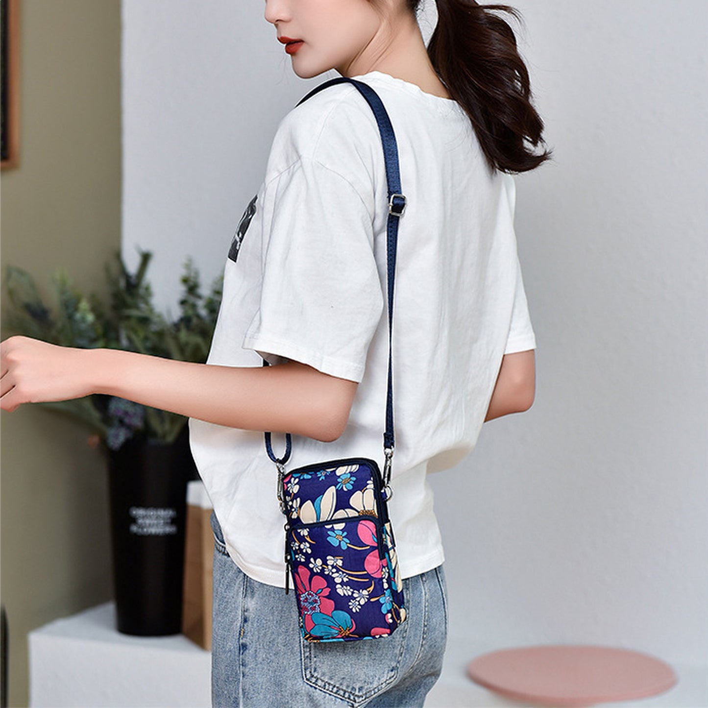 Floral Oxford Cloth Crossbody Bag-Lightweight Compact Shoulder Purse