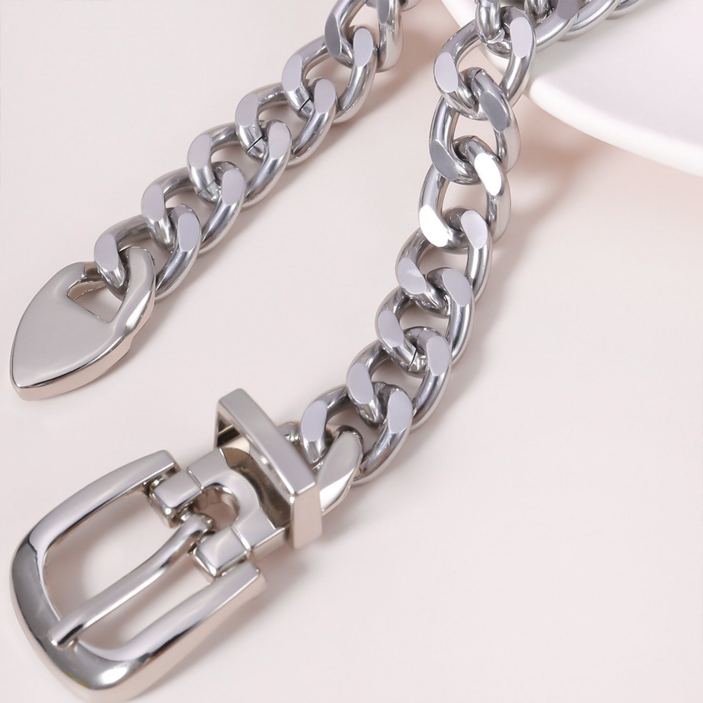 Chain Belt with Buckle Detail and Long Drop Accent 41.5x0.6in