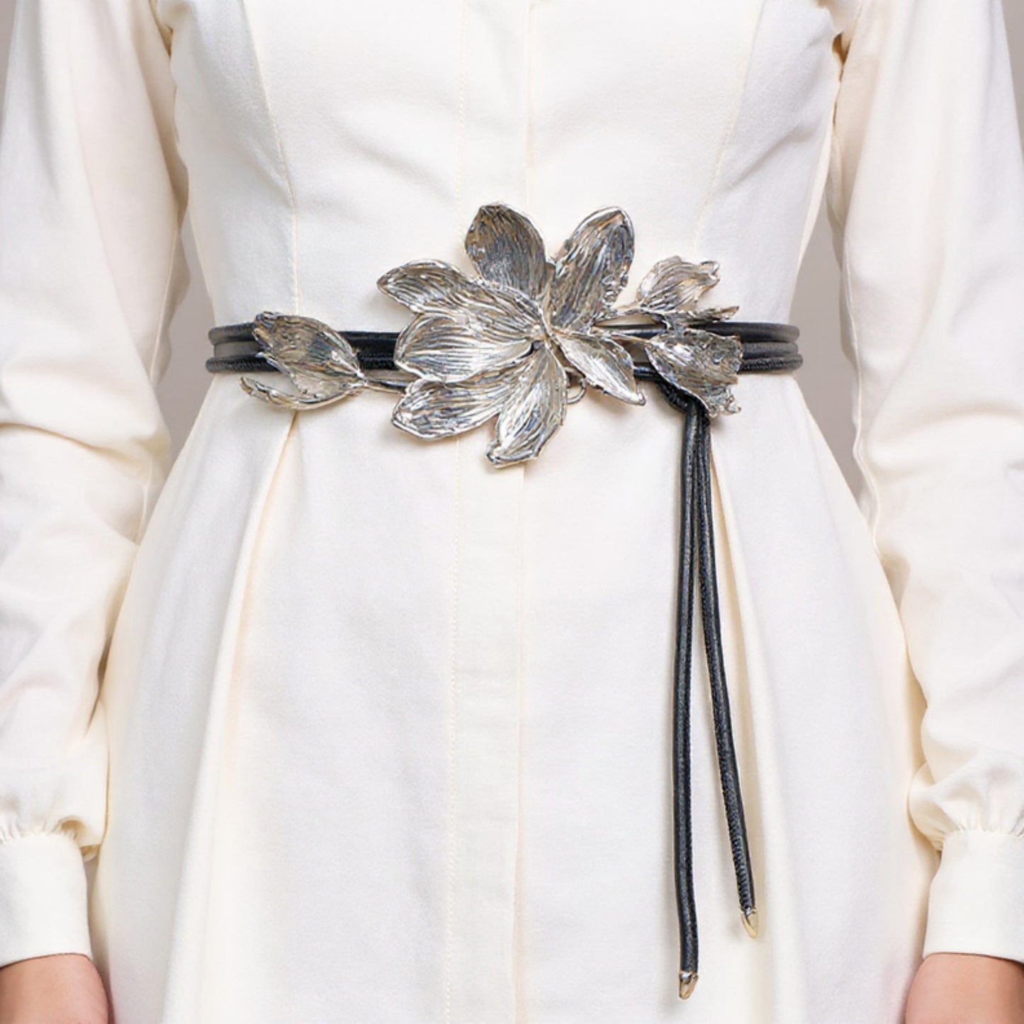 Floral Waist Belt with Sculpted Petal Design and Adjustable Elastic Band 45.5x0.6 in