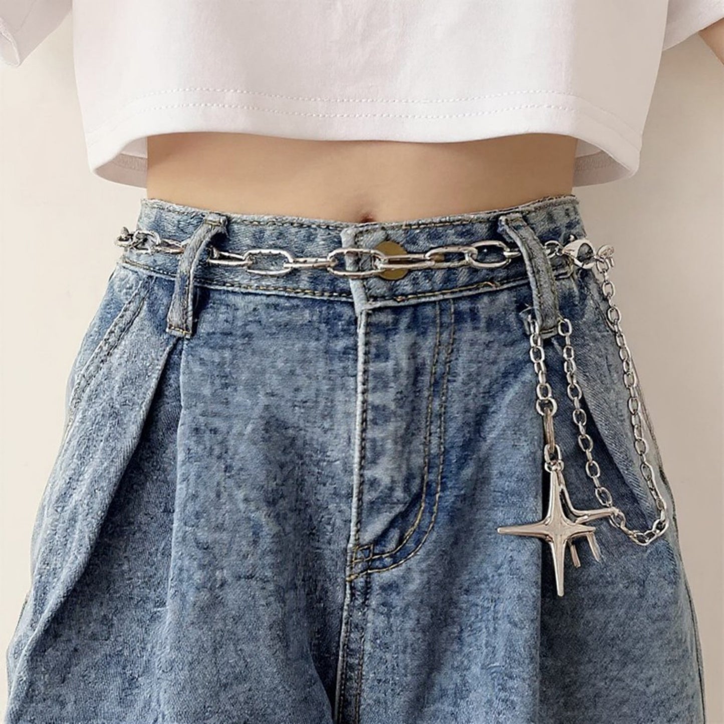 Chunky Link Chain Belt with Star Pendant and Adjustable Fit 44x0.8in