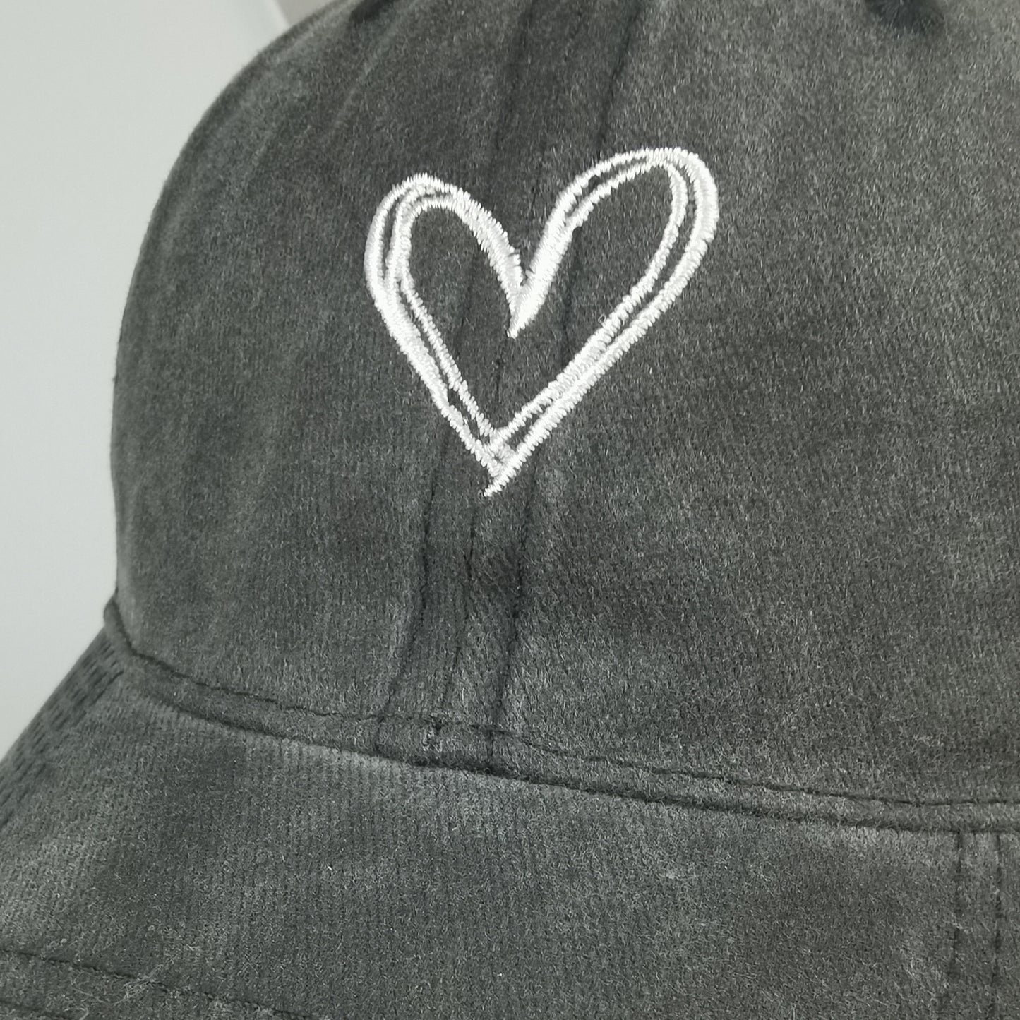 Women's Heart Embroidered Baseball Cap Low Bun Soft Cotton Trucker Hat