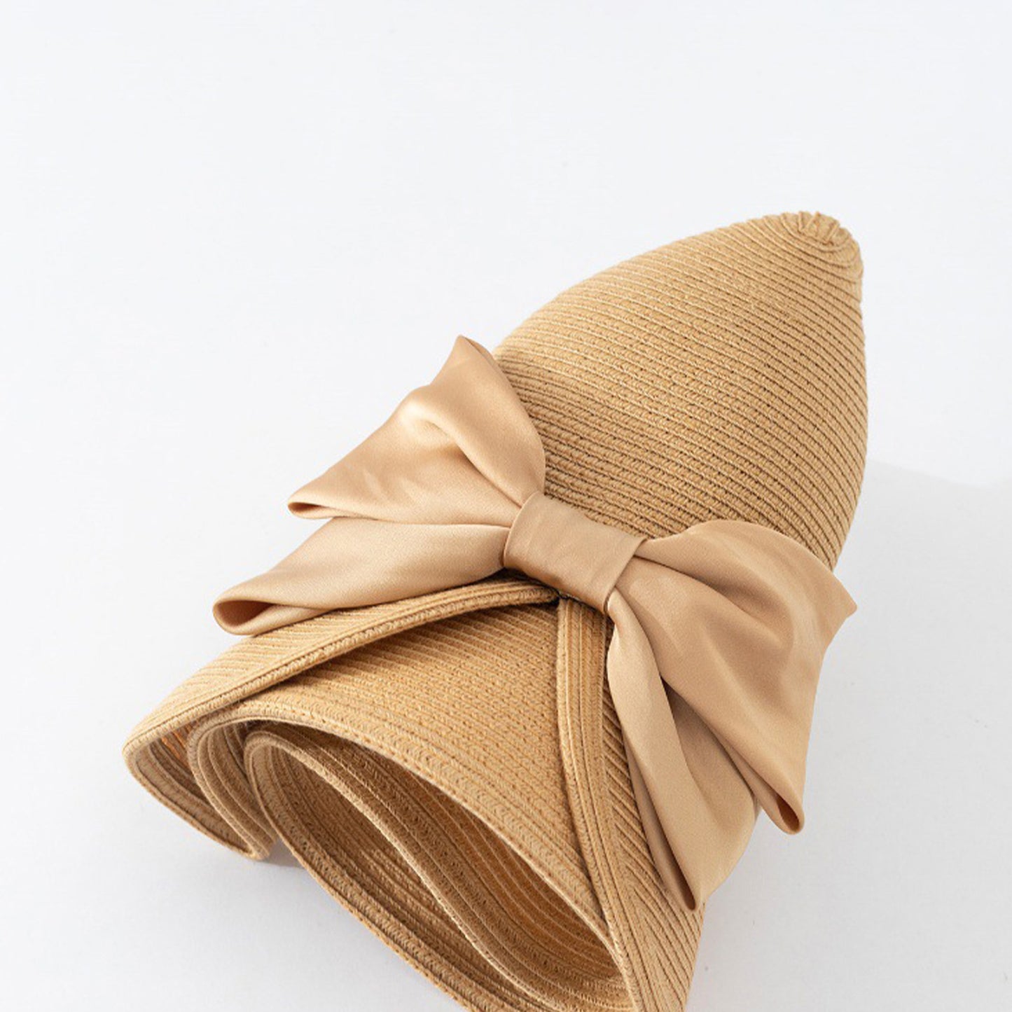Elegant Straw Sun Hat with Soft Bow Detail