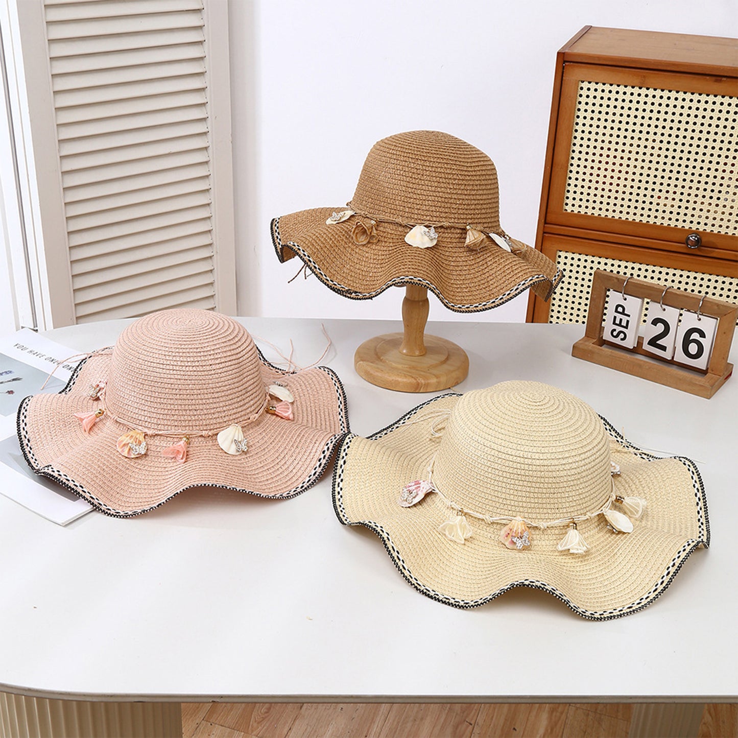 Wide Brim Straw Sun Hat Wavy Edge Shell Trim Beach Hat Adjustable Inner Band Packable Hat