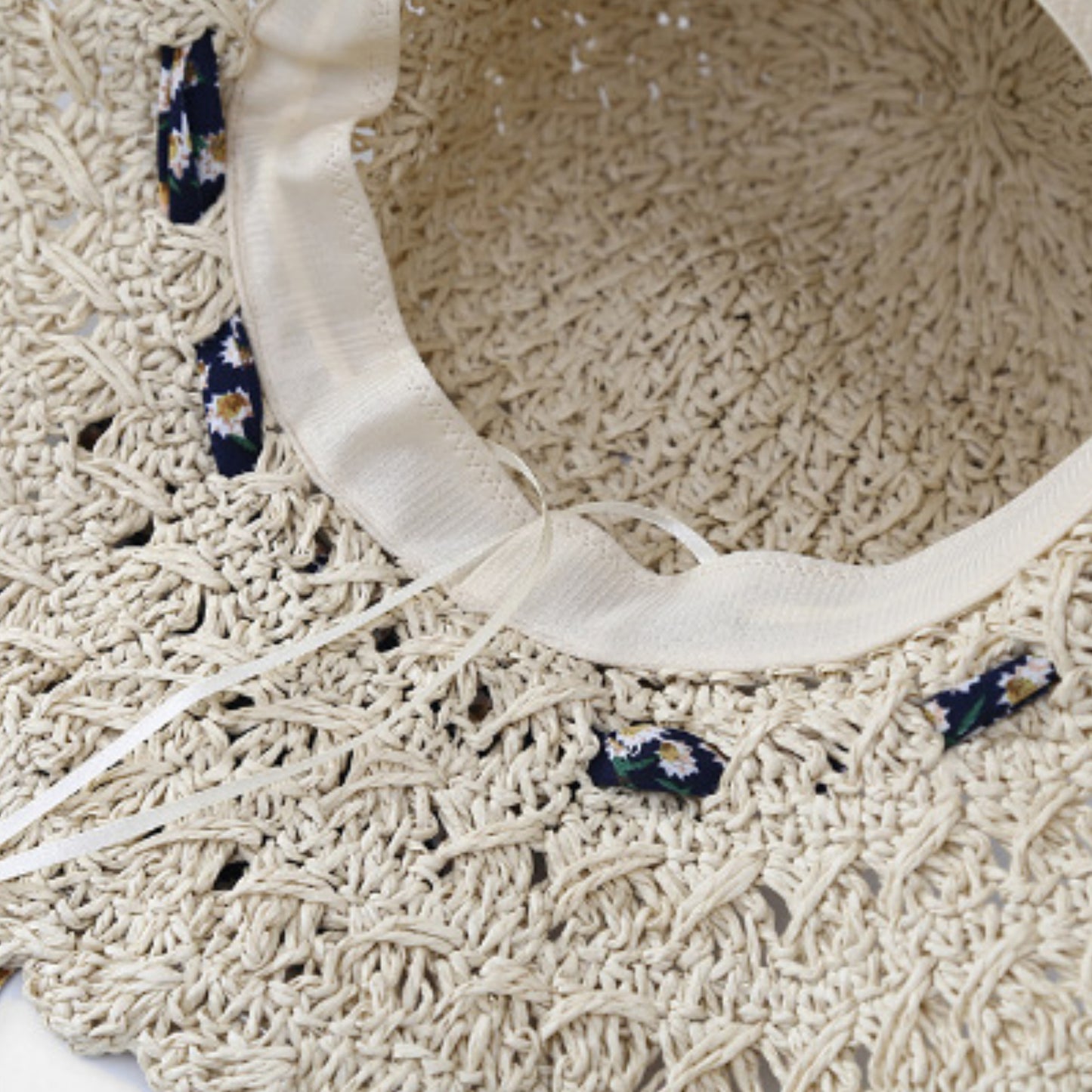Women Woven Straw Sun Hat Wide Brim Lightweight Hat with Floral Ribbon Tie Detail