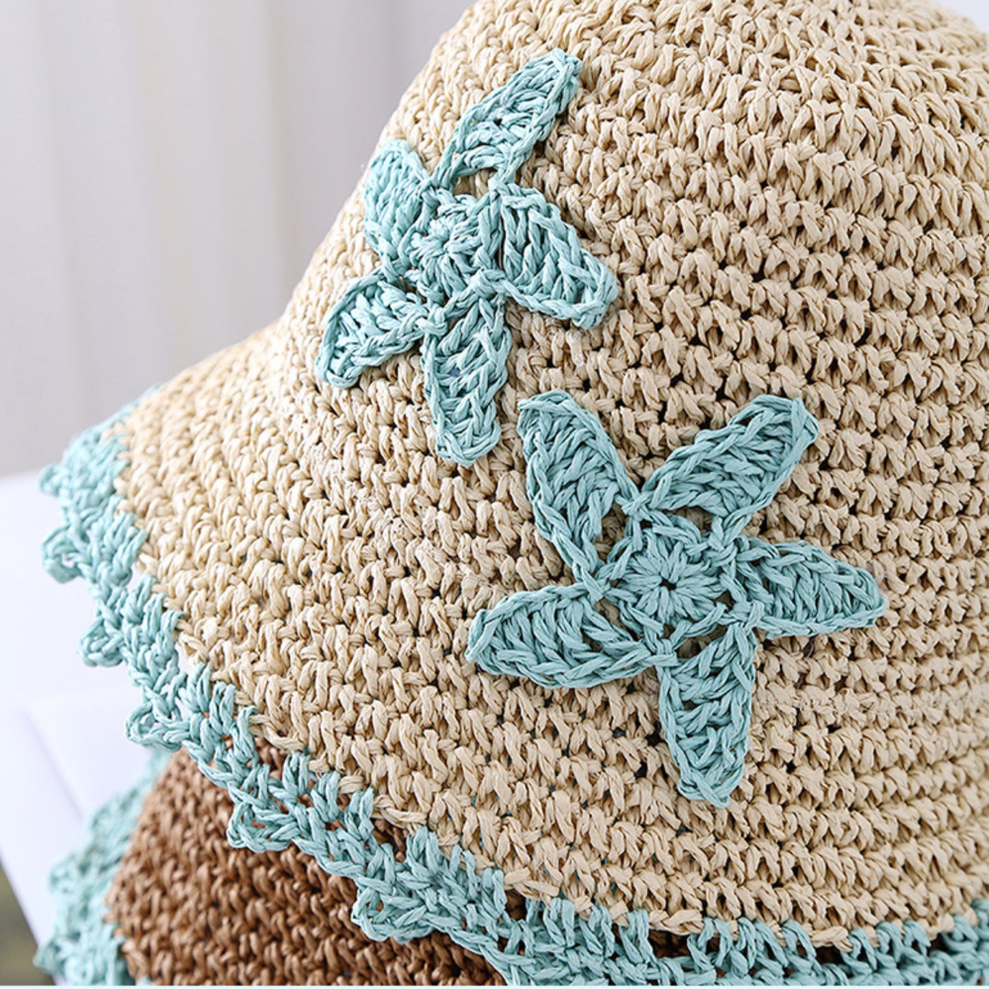 Women Woven Straw Bucket Hat Wide Brim Lightweight Sun Hat with Floral Applique Detail