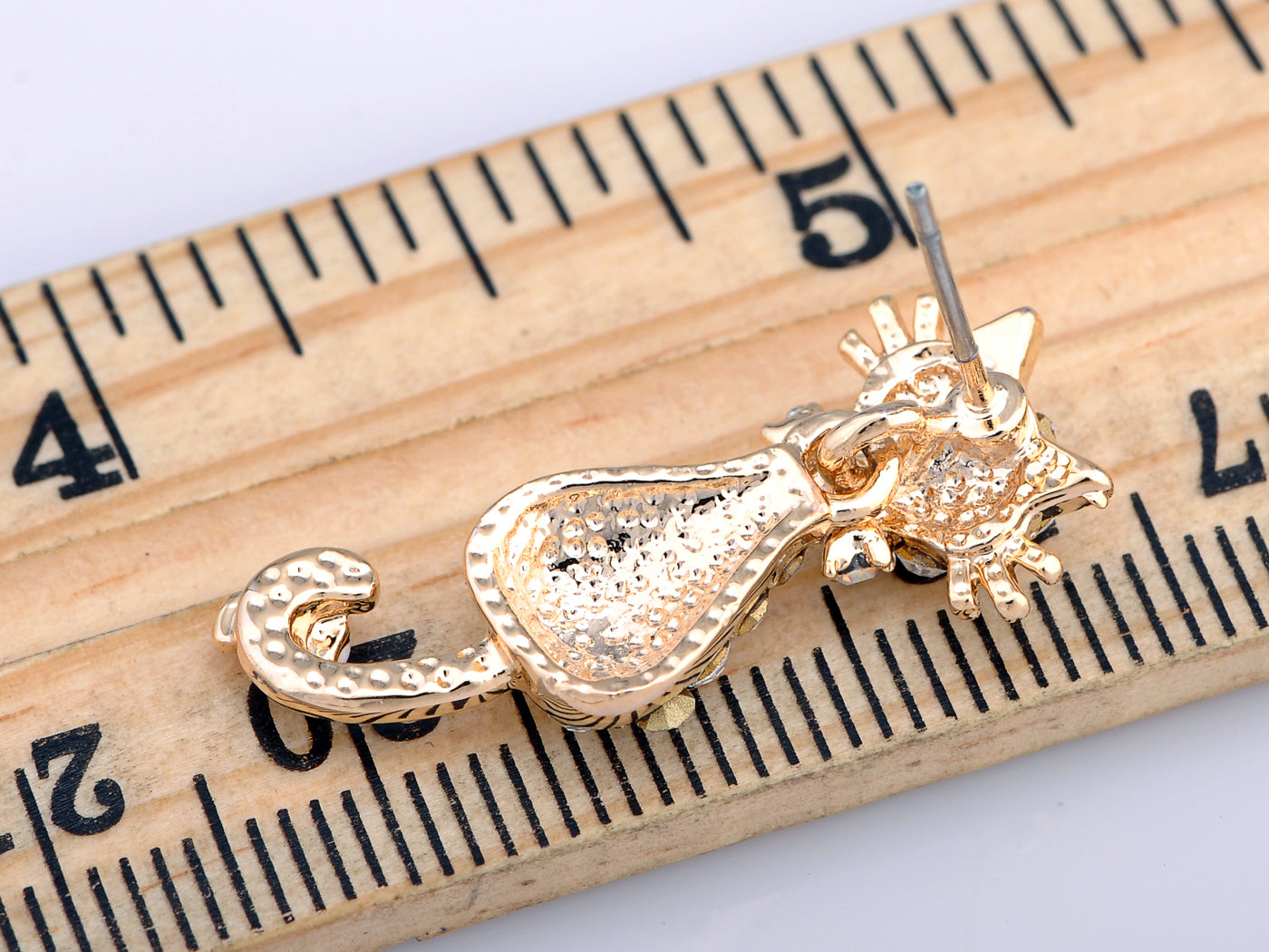 Relaxing Gazing Kitten Cat Bow Element Earrings