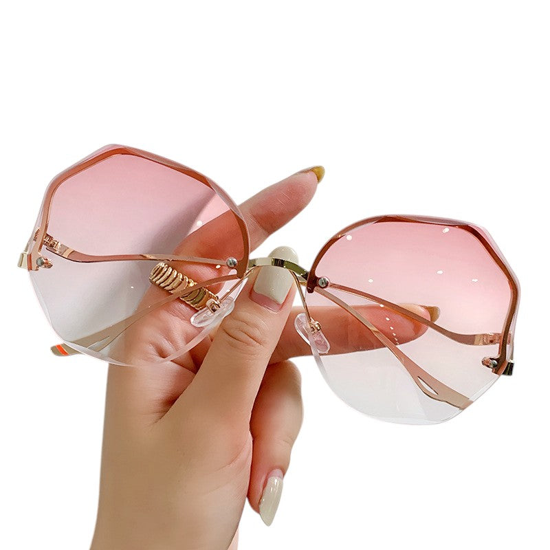 Women's Oversized Geometric Rimless Sunglasses with Gradient Lenses and Decorative Storage Case