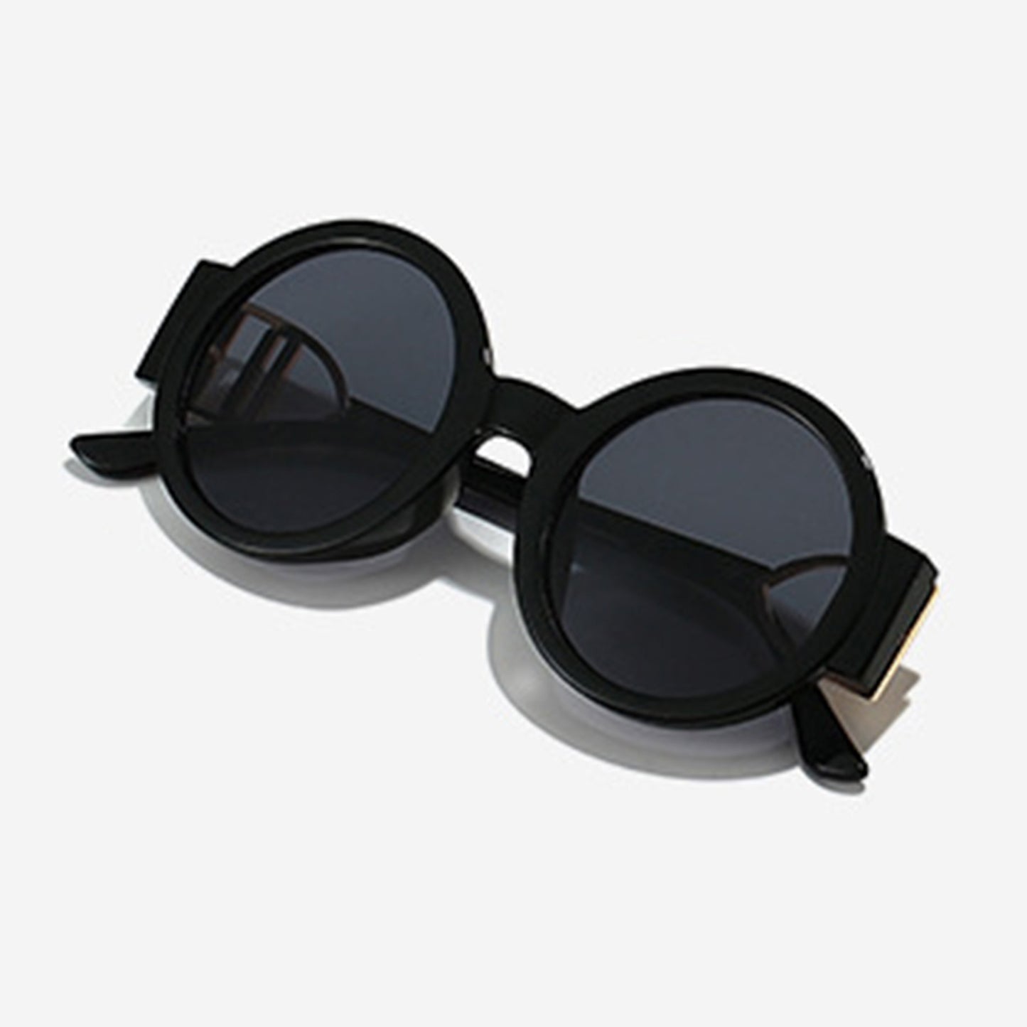 Round Frame Sunglasses with Gold Temple Hardware and UV400 Lenses for Retro Modern Style