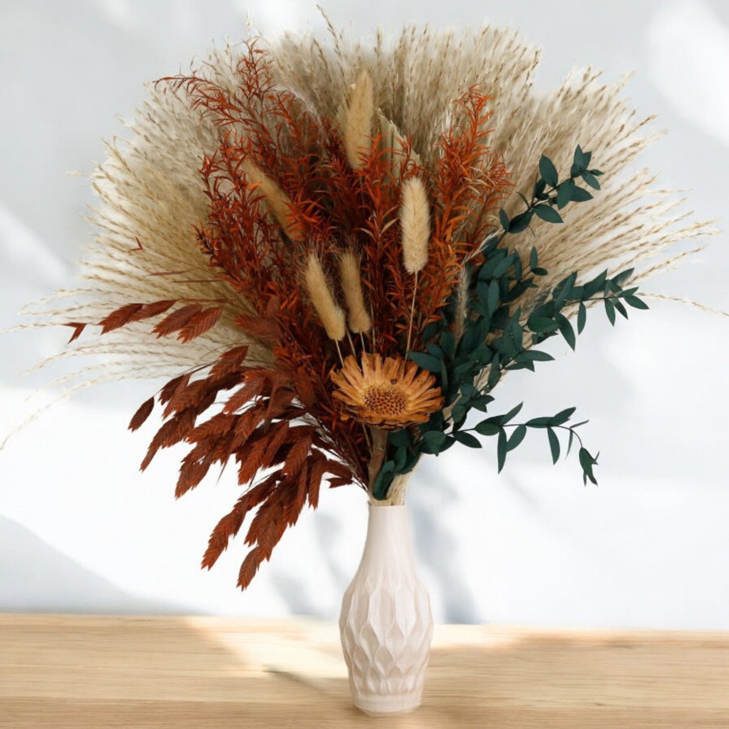 Dried Floral Bouquet with Pampas Grass, Baby¡¯s Breath, and Eucalyptus