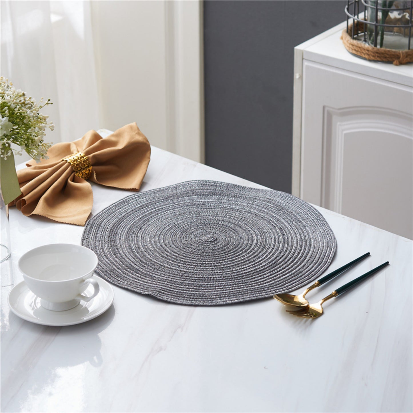 4-Piece Round Braided Woven Placemat with Textured Spiral Pattern for Dining Table